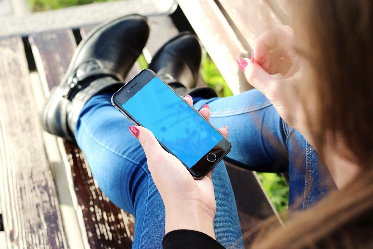 iphone, hand, girl, smartphone, mobile phone, cell phone, phone, screen, style, touchscreen, communication, device, technology, iphone 6, apple, iphone, iphone, iphone, smartphone, smartphone, smartphone, mobile phone, mobile phone, cell phone, cell phone, phone, phone, phone, phone, phone