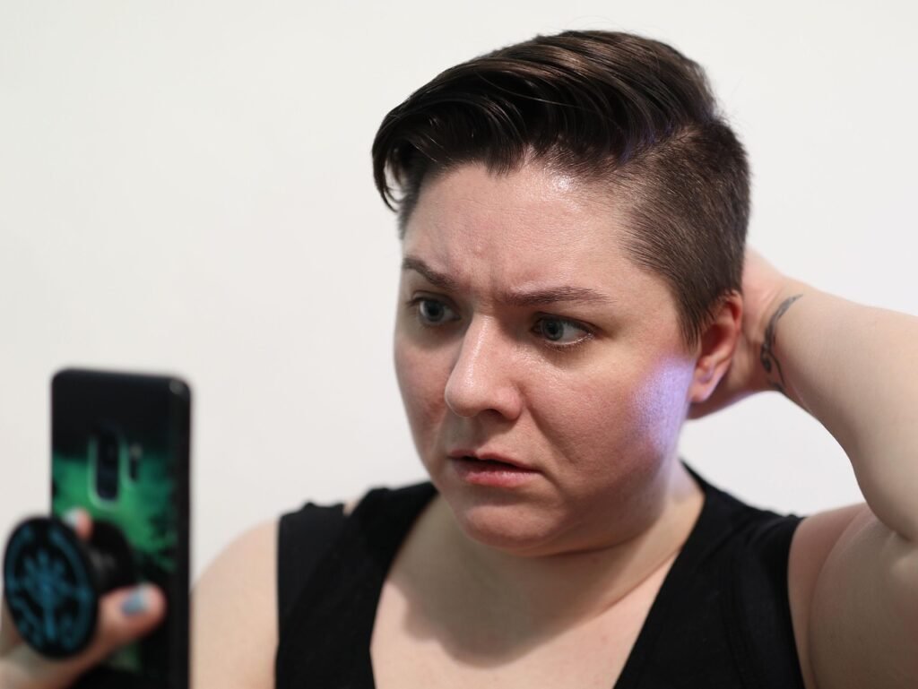 bad news, video call, girl holding smartphone, mobile, non binary, online abuse, cyberbullying, social media, bad news, video call, cyberbullying, cyberbullying, cyberbullying, cyberbullying, cyberbullying